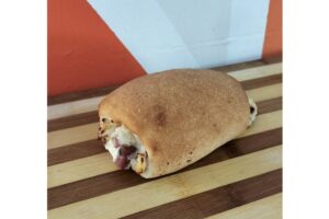 Panino con Ricotta e Salame